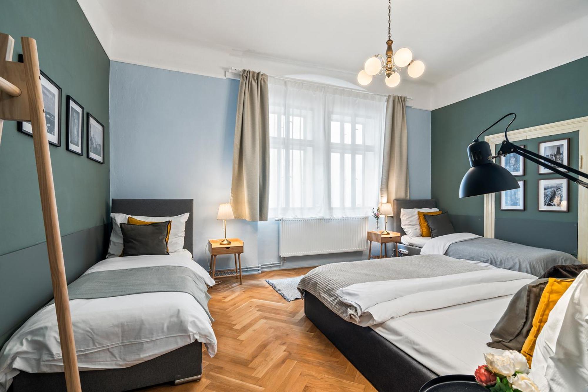 Charles Bridge Historical Apts By Michal&Friends Prag Exterior foto