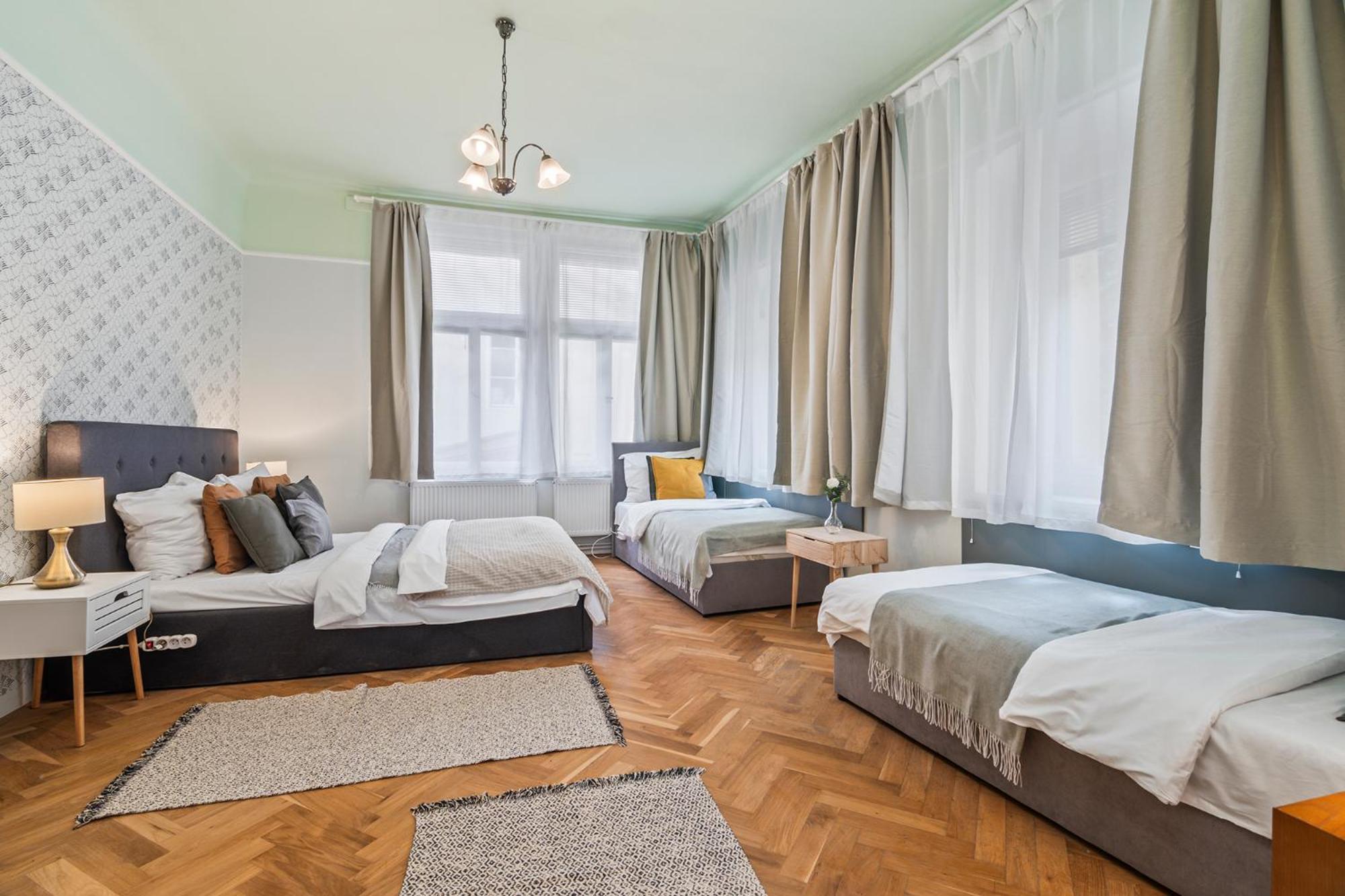 Charles Bridge Historical Apts By Michal&Friends Prag Exterior foto