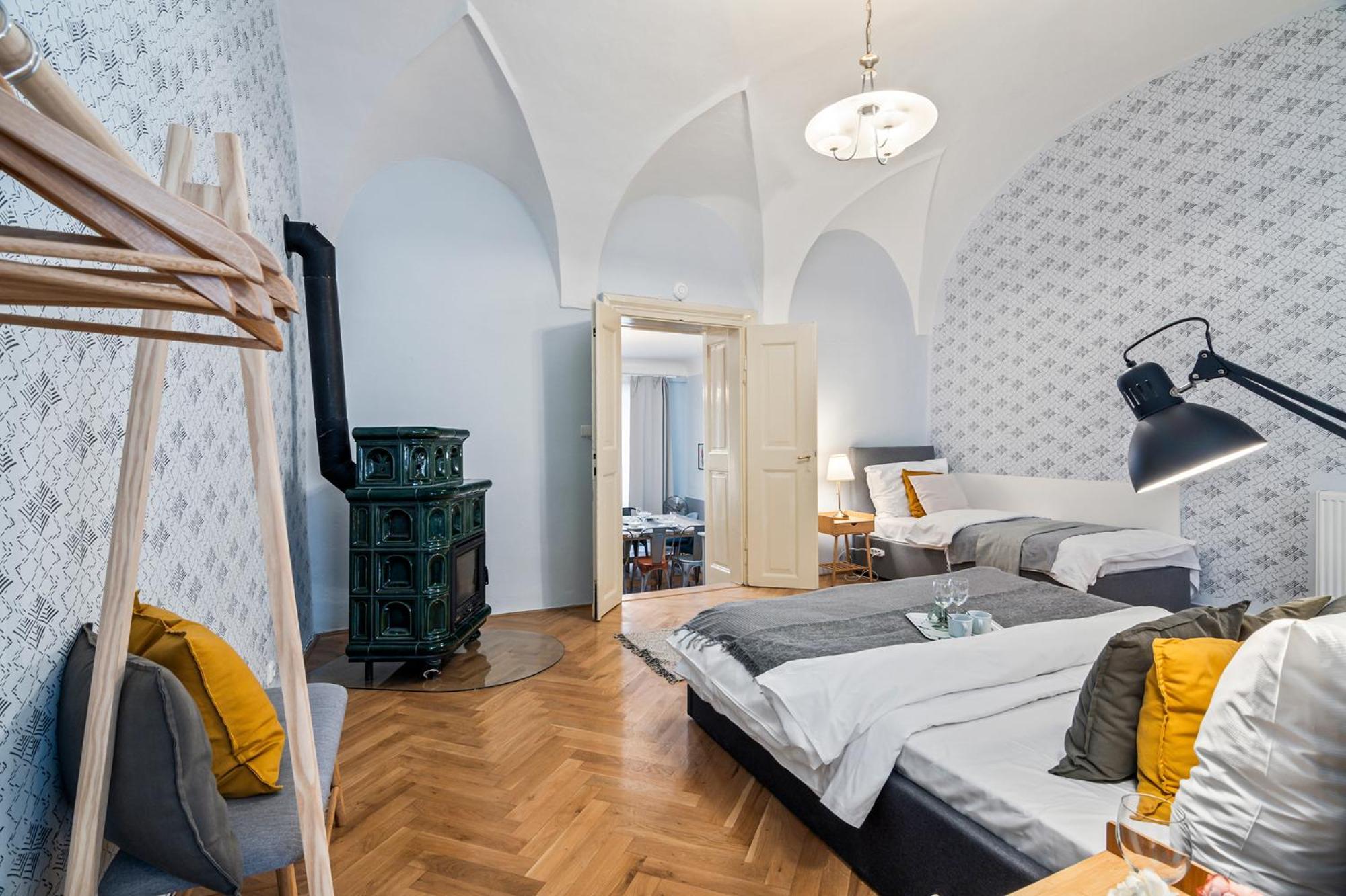 Charles Bridge Historical Apts By Michal&Friends Prag Exterior foto